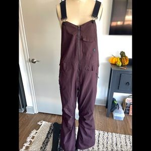 VOLCOM WOMENS SWIFT BIB OVERALL SNOW SKI PANTS - MERLOT - MEDIUM